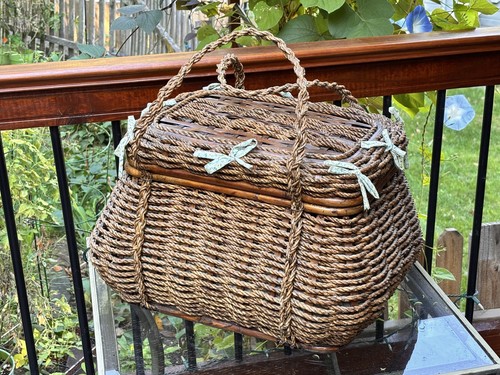 Vintage large handwoven wicker - large,