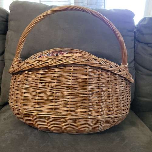 Vintage large wicker woven - large,