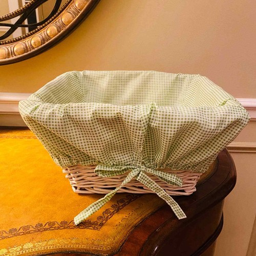 Large white wicker square - large,