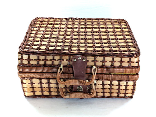 Vintage large wicker - large,